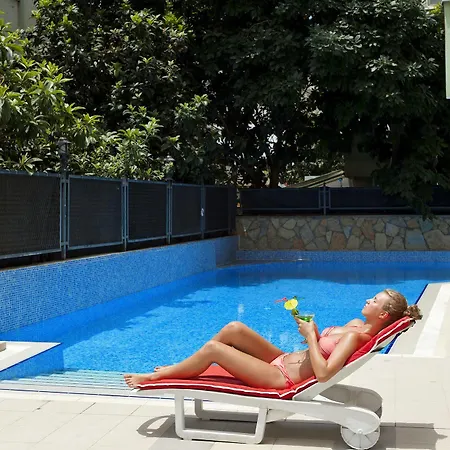 Apartahotel Royalisa 3*