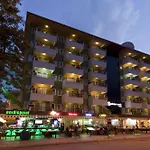 Royalisa Apartahotel